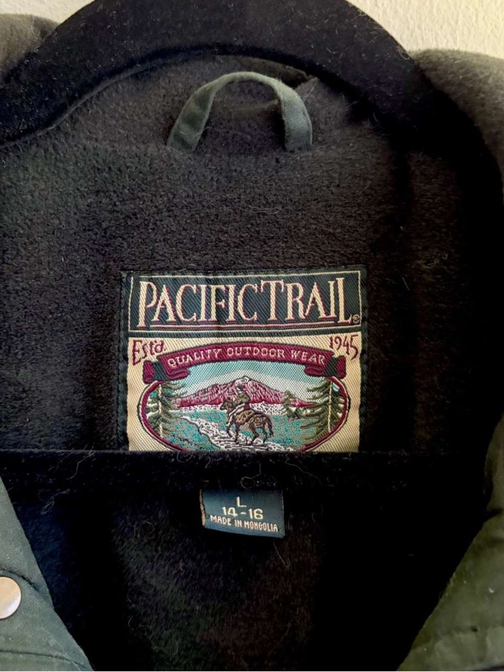 Pacific Trail Jacket - Picture 2 of 8
